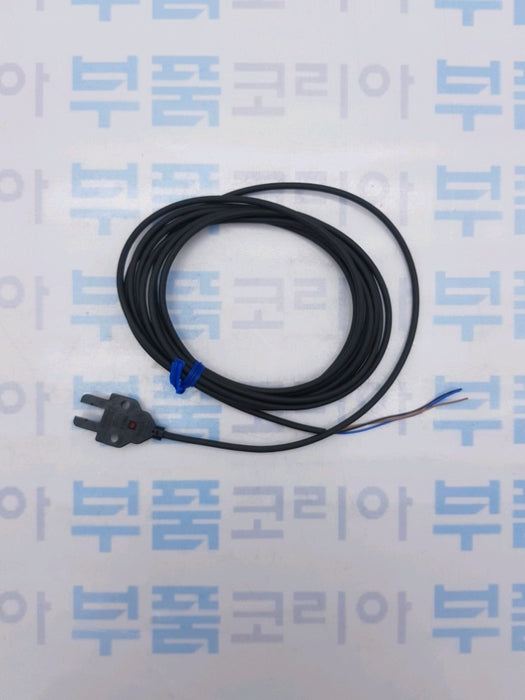 OMRON EE-SX770A Photoelectric Sensor